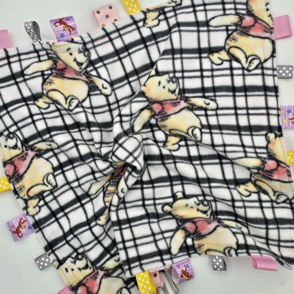 Winnie the Pooh checkered pattern Fleece Taggie Lovey Blanket 20x25